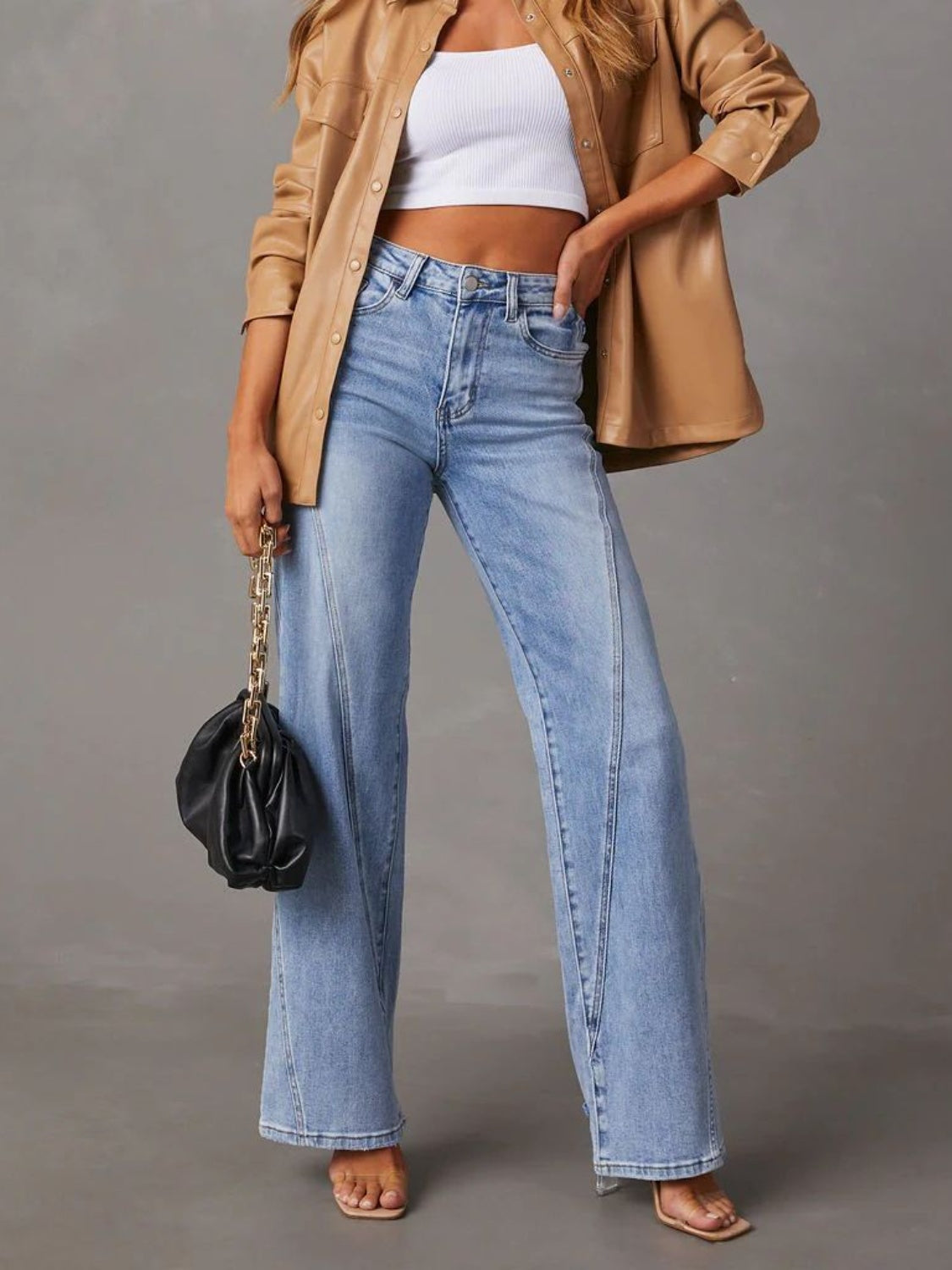 BELLA high waist straight jeans with pockets, featuring classic denim fabric and a stylish fit.