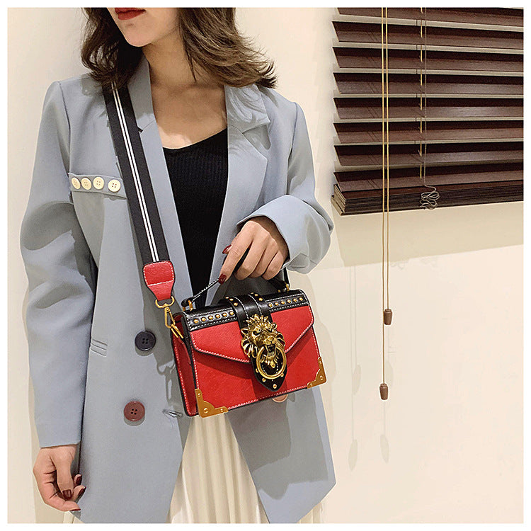 Lion Head Crossbody Bag