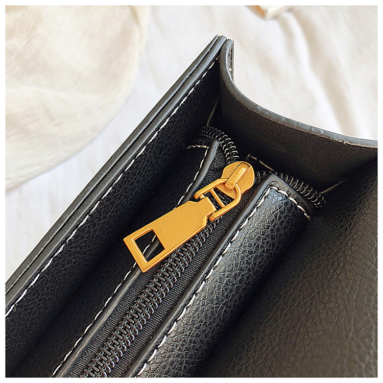 Lion Head Crossbody Bag