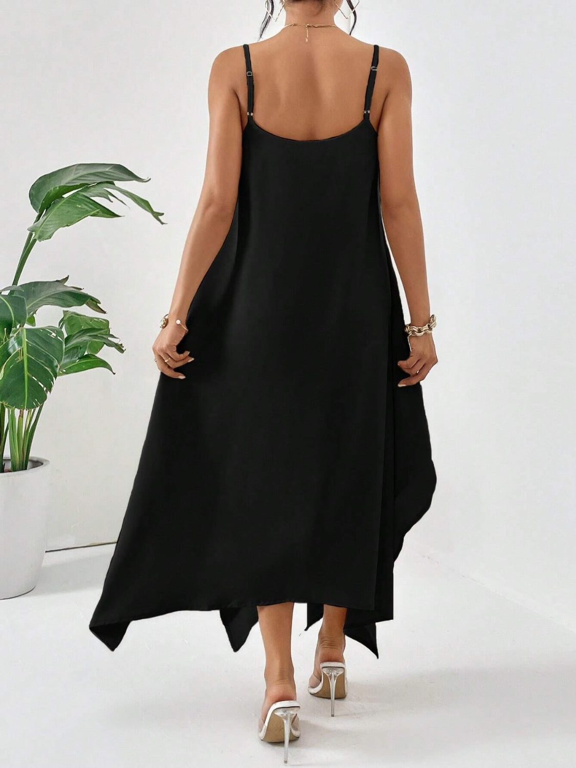 BELLA trendsi scoop neck midi cami dress in soft fabric, featuring a fitted bodice and flowing skirt, perfect for casual wear.