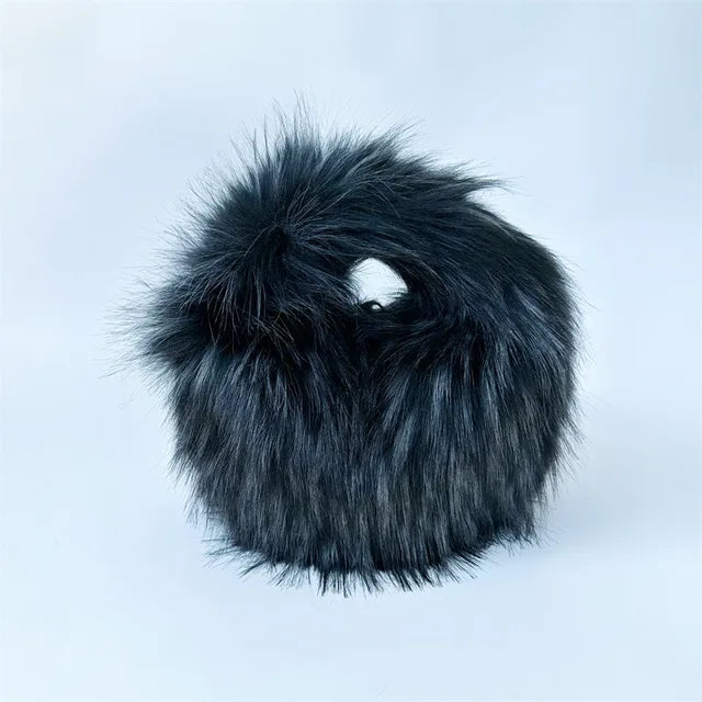 Round Fluffy Clutch