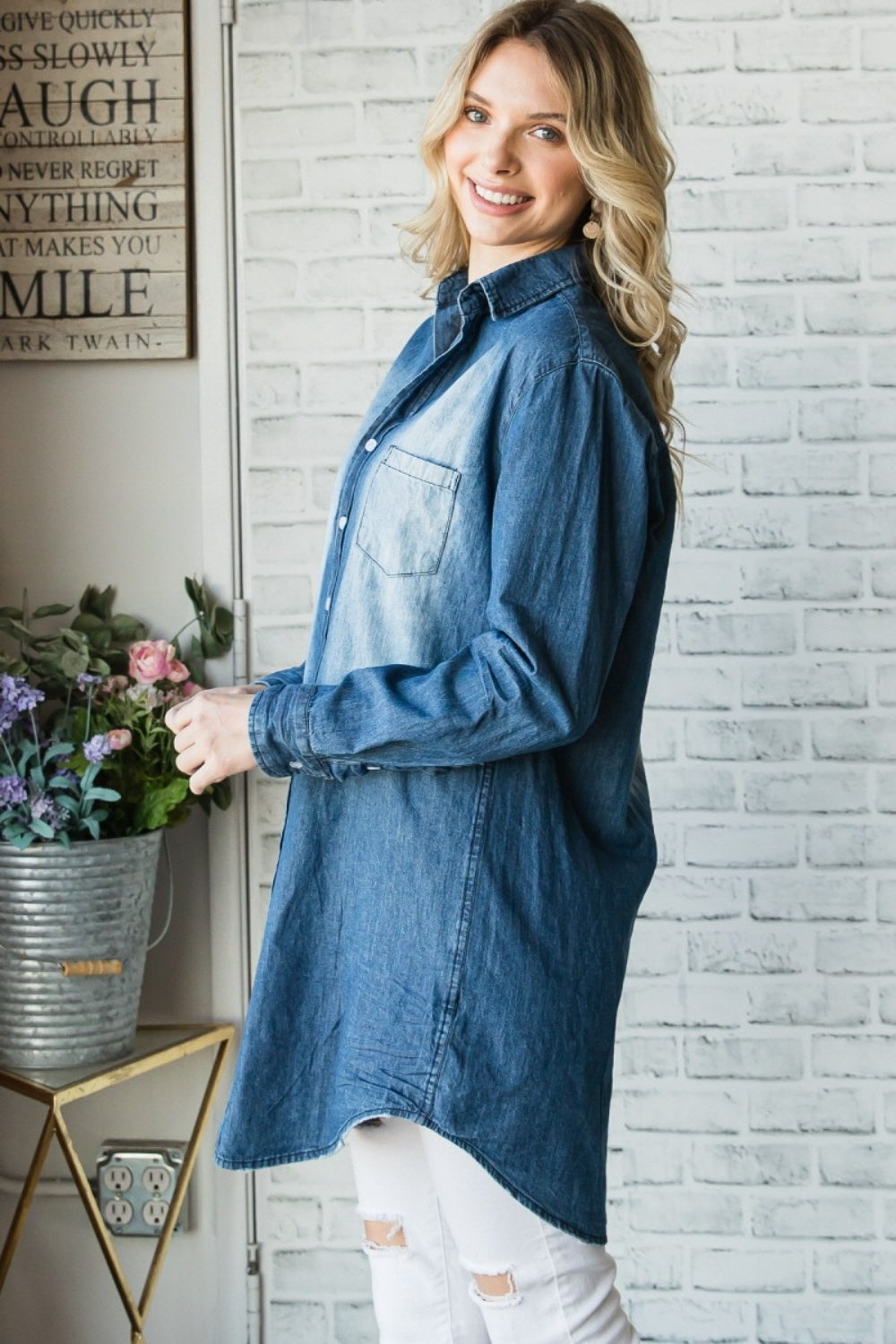 BELLA Veveret pocketed washed denim shirt with button-up front, long sleeves, and classic denim texture for a casual look.
