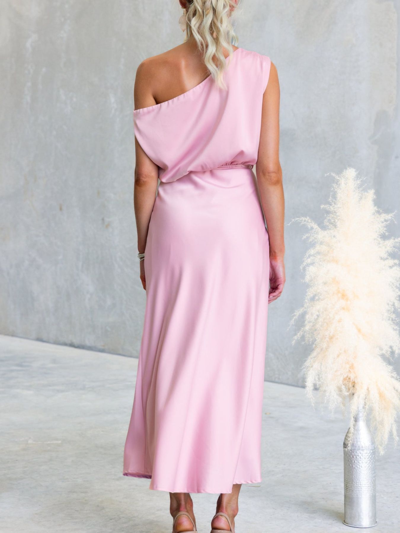 5edbb936-0138-463f-9881-0b1a5410a176-Max