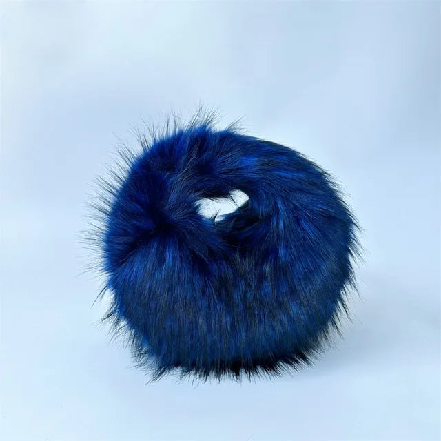 Round Fluffy Clutch