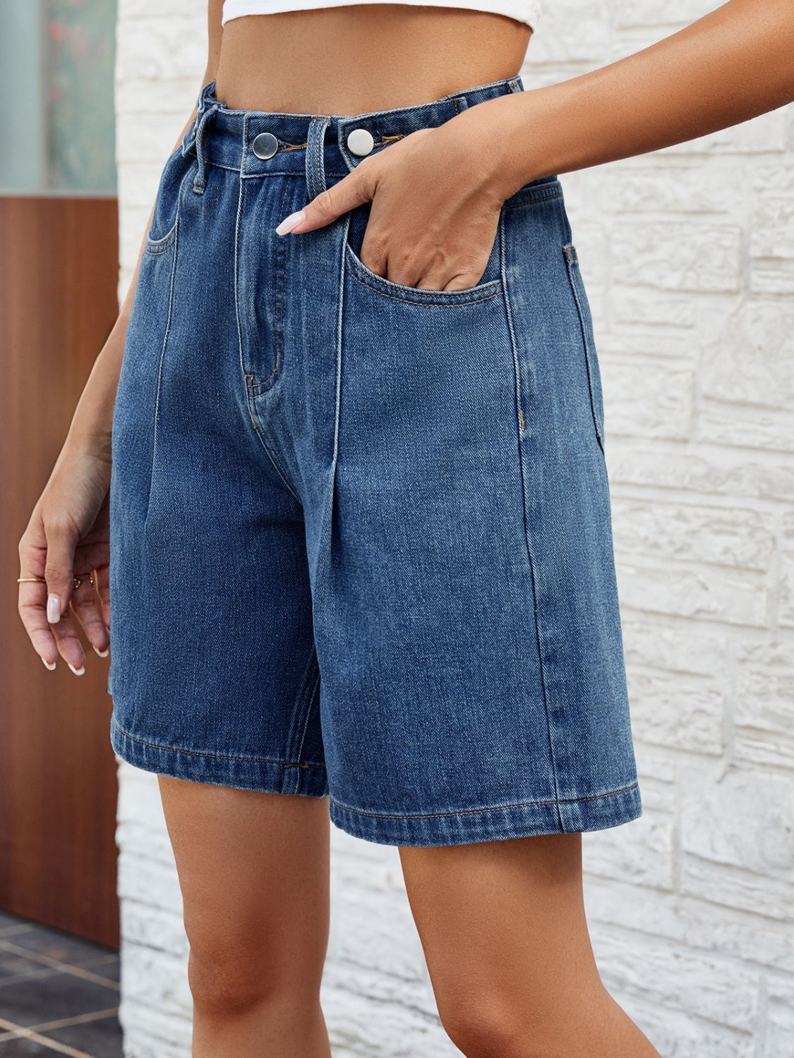 BELLA high waist denim shorts with front and back pockets, casual style, blue denim fabric, trendy summer fashion.