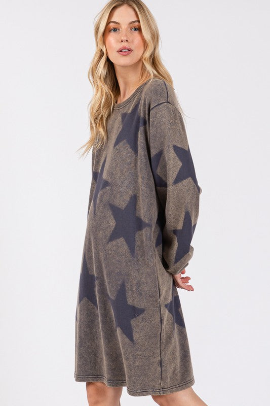 BELLA star print round neck dress featuring a fitted silhouette and long sleeves, perfect for casual or dressy occasions.