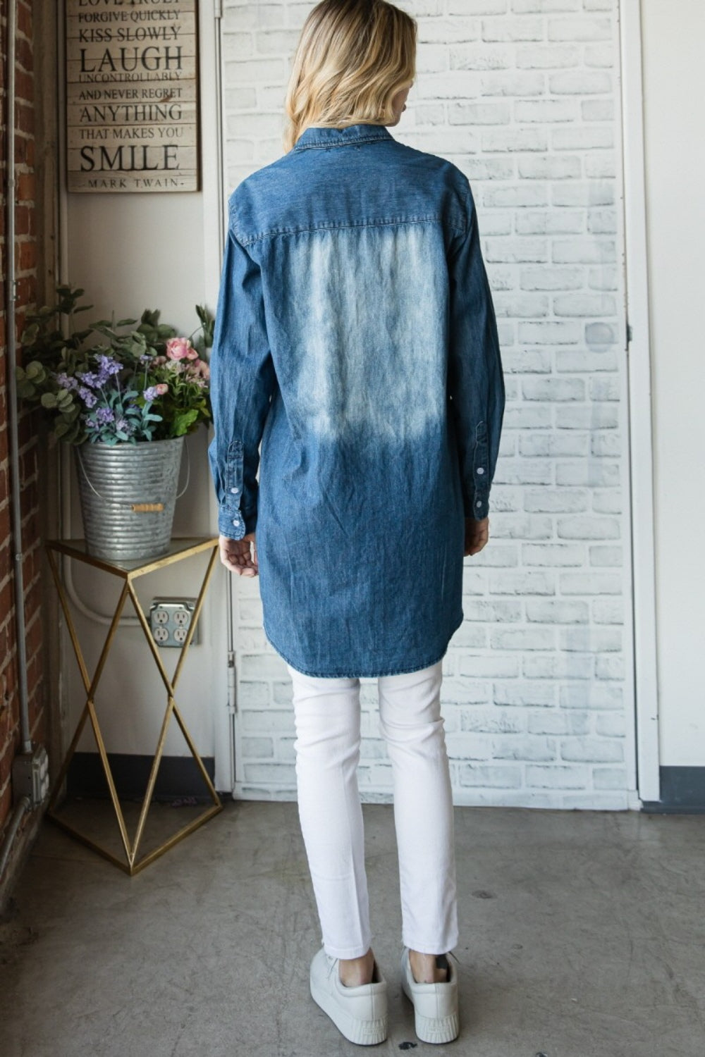 BELLA Veveret denim shirt with chest pockets, button-up style, washed blue denim, casual trendi fashion for women