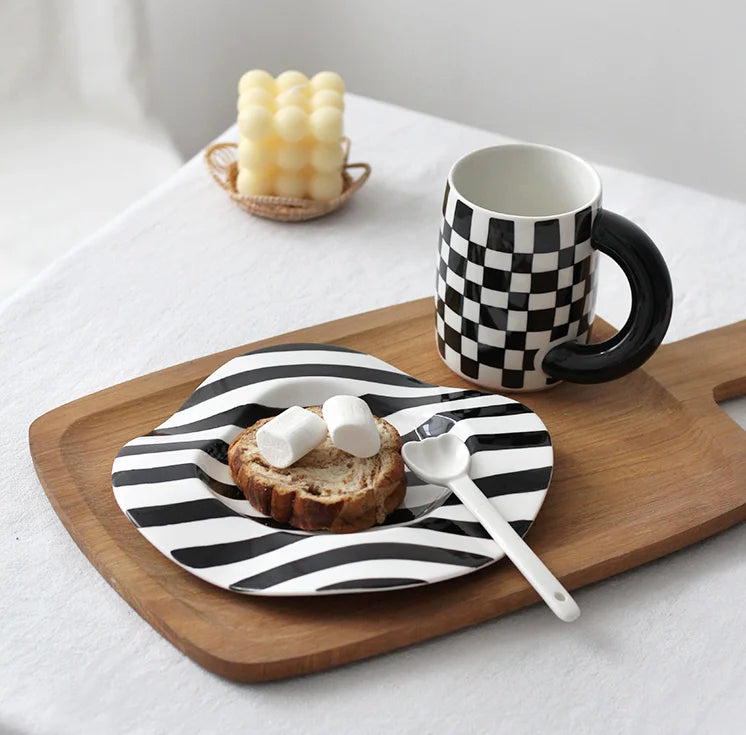 Ceramic Plate Dot Stripe Wave Shape
