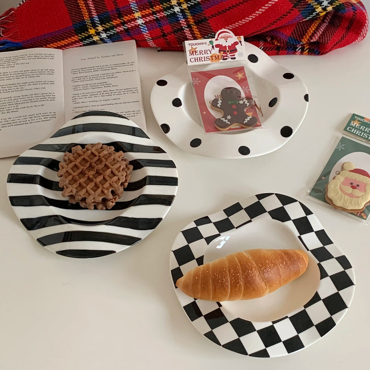 Ceramic Plate Dot Stripe Wave Shape