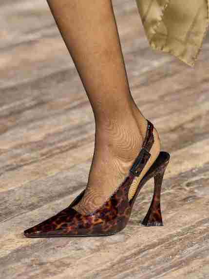 Lacquer Leather Shoes