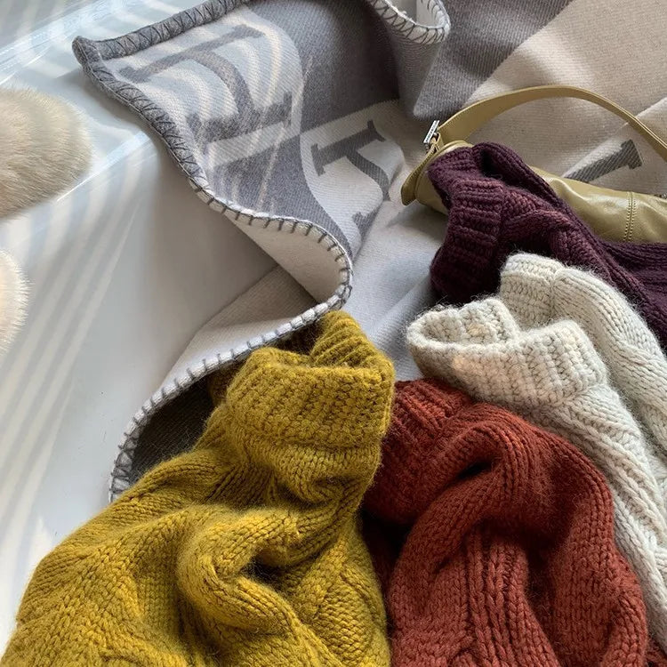 Round Neck Knitted Pullover