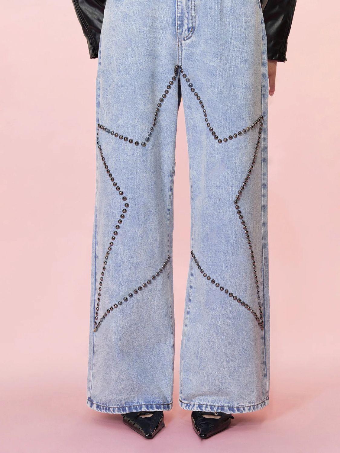 BELLA Studded Star Straight Jeans with pockets, trendy denim featuring star embellishments and classic pocket design.