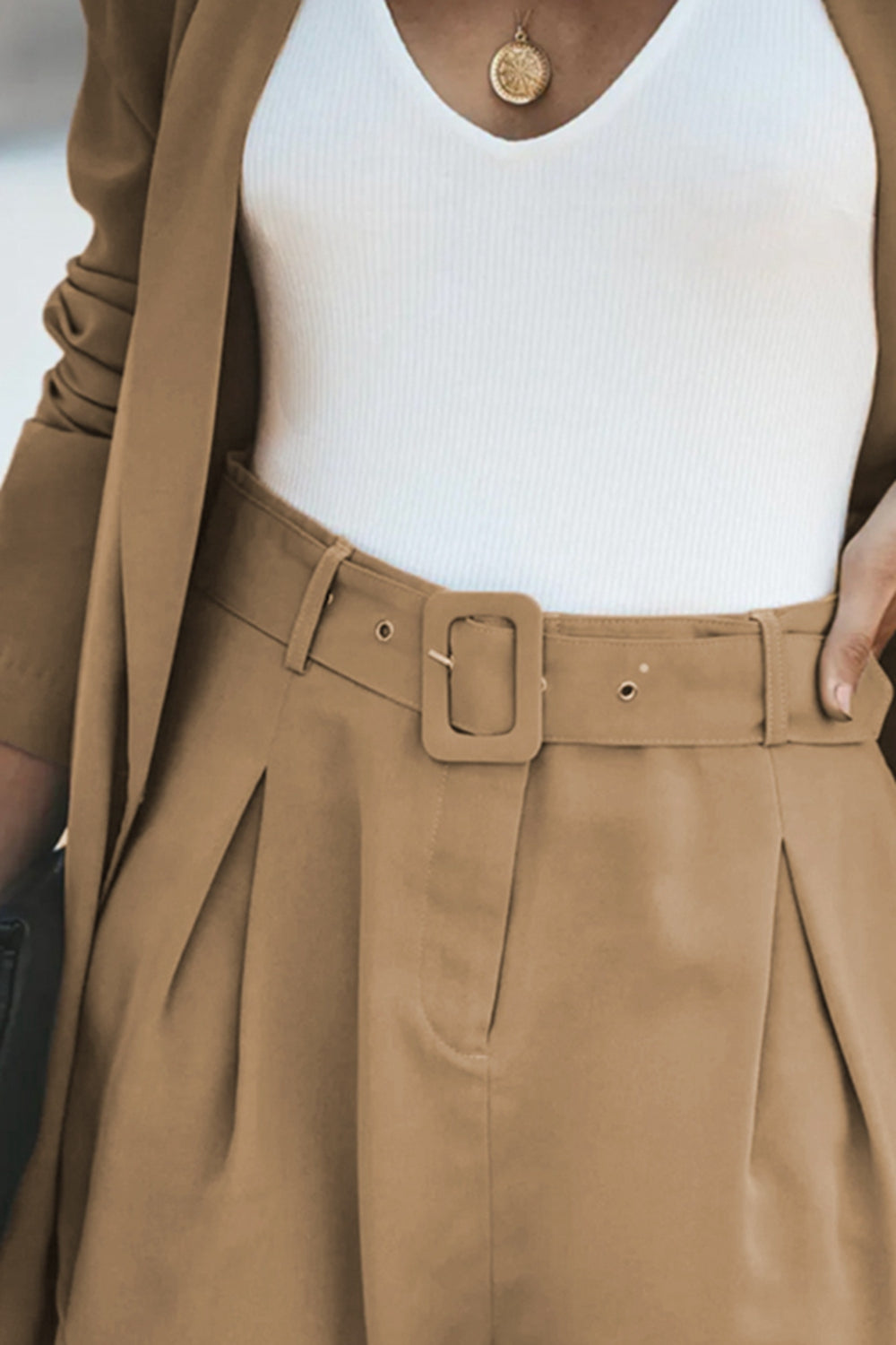 BELLA longline blazer and shorts set with pockets, featuring a stylish, tailored look perfect for casual or semi-formal outfits.