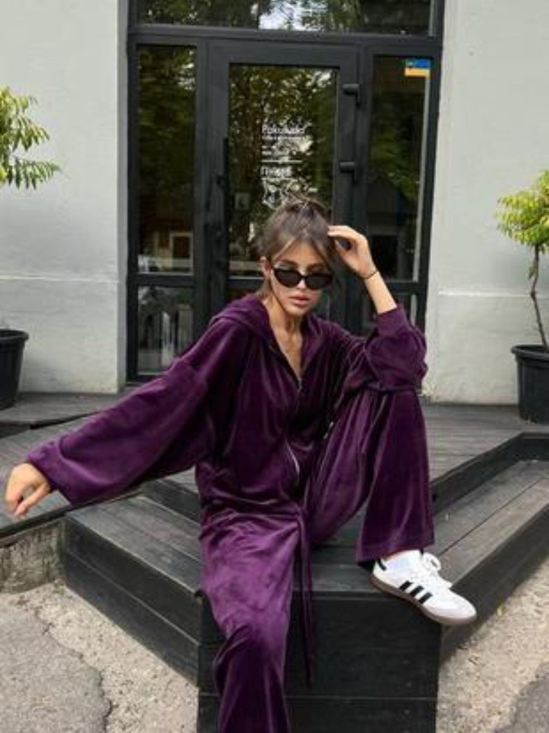 BELLA trendy hooded jacket and pants set, casual outdoor wear with a comfortable fit, showcased in the image.