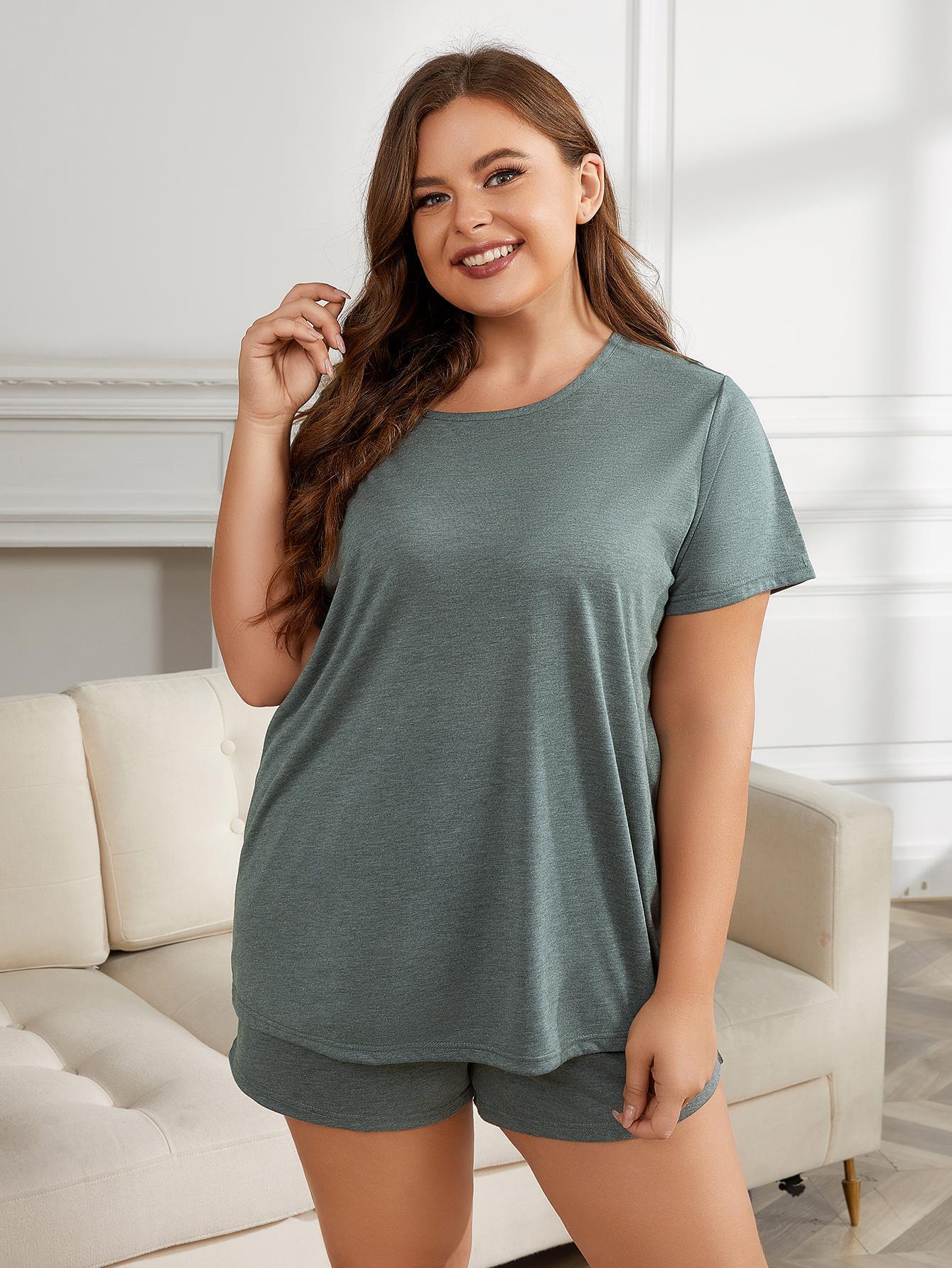 Plus size BELLA two-piece loungewear set featuring comfortable fabric and relaxed fit, perfect for cozy, casual wear.