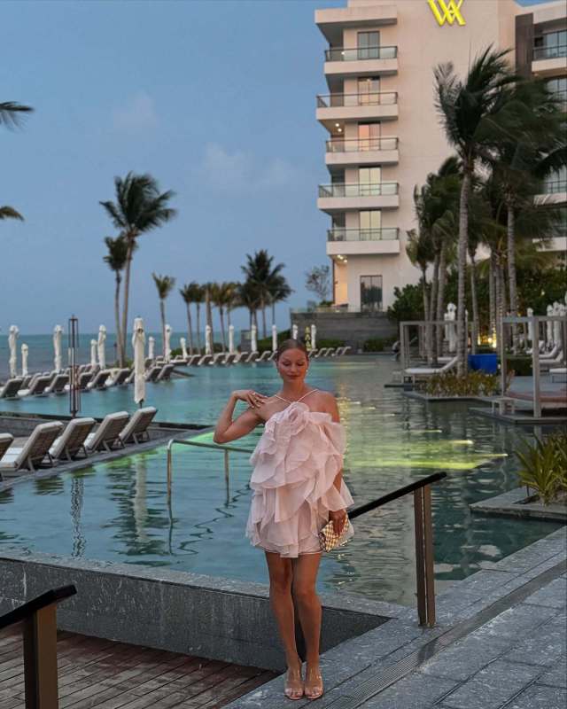 Halterneck 3D Flower Short Dress