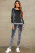 BELLA round neck long sleeve loungewear set with pockets, soft comfortable fabric, in a relaxed fit for casual wear.